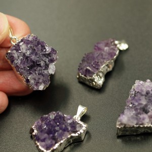 Ametyst surowy szczoteczka - zawieszka 