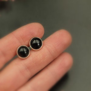 Czarny turmalin - szerl -  kolczyki sztyfty fi 10 mm 